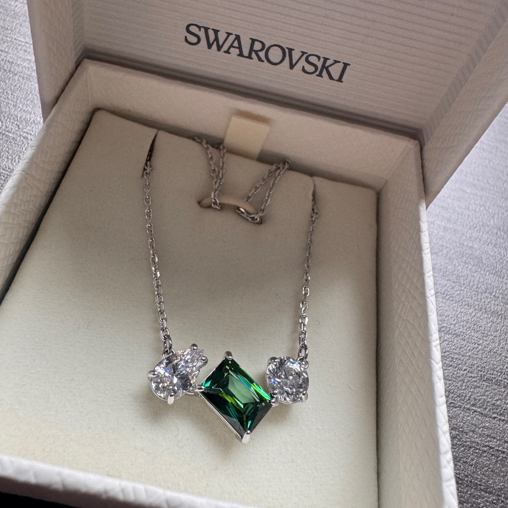 Swarovski Green Crystal Silver Necklace